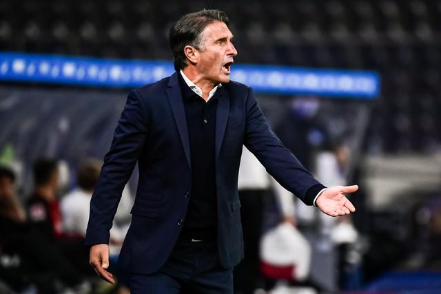 欧冠-大马丁神扑 尤文图斯0-0战平阿斯顿维拉