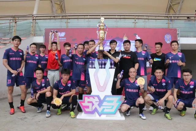 詹姆斯31+10库里38分里夫斯绝杀 湖人险胜勇士